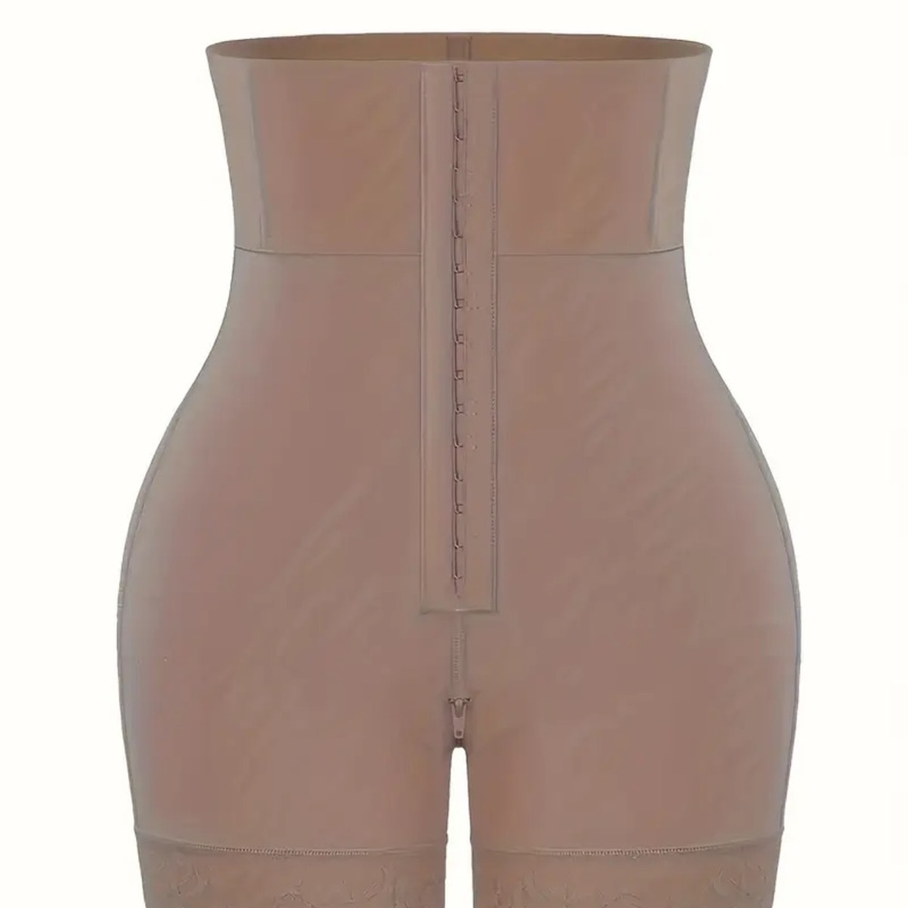 High-Waisted Shapewear Shorts - light brown